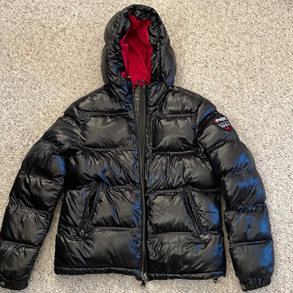Beautiful never worn Pajar black puffer